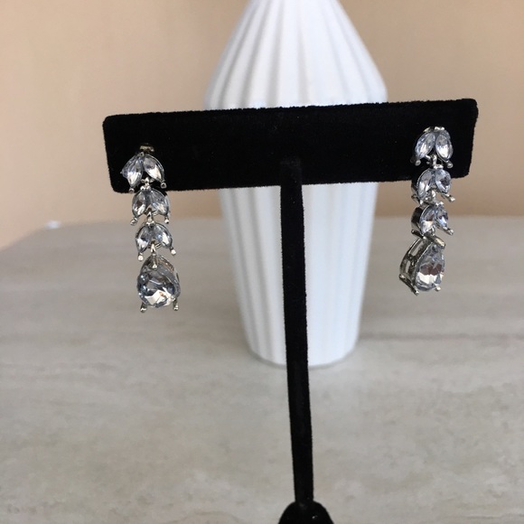 Earring - Picture 2 of 5